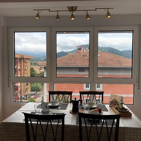 Appartamento Piso céntrico y tranquilo en Gernika Esterno foto