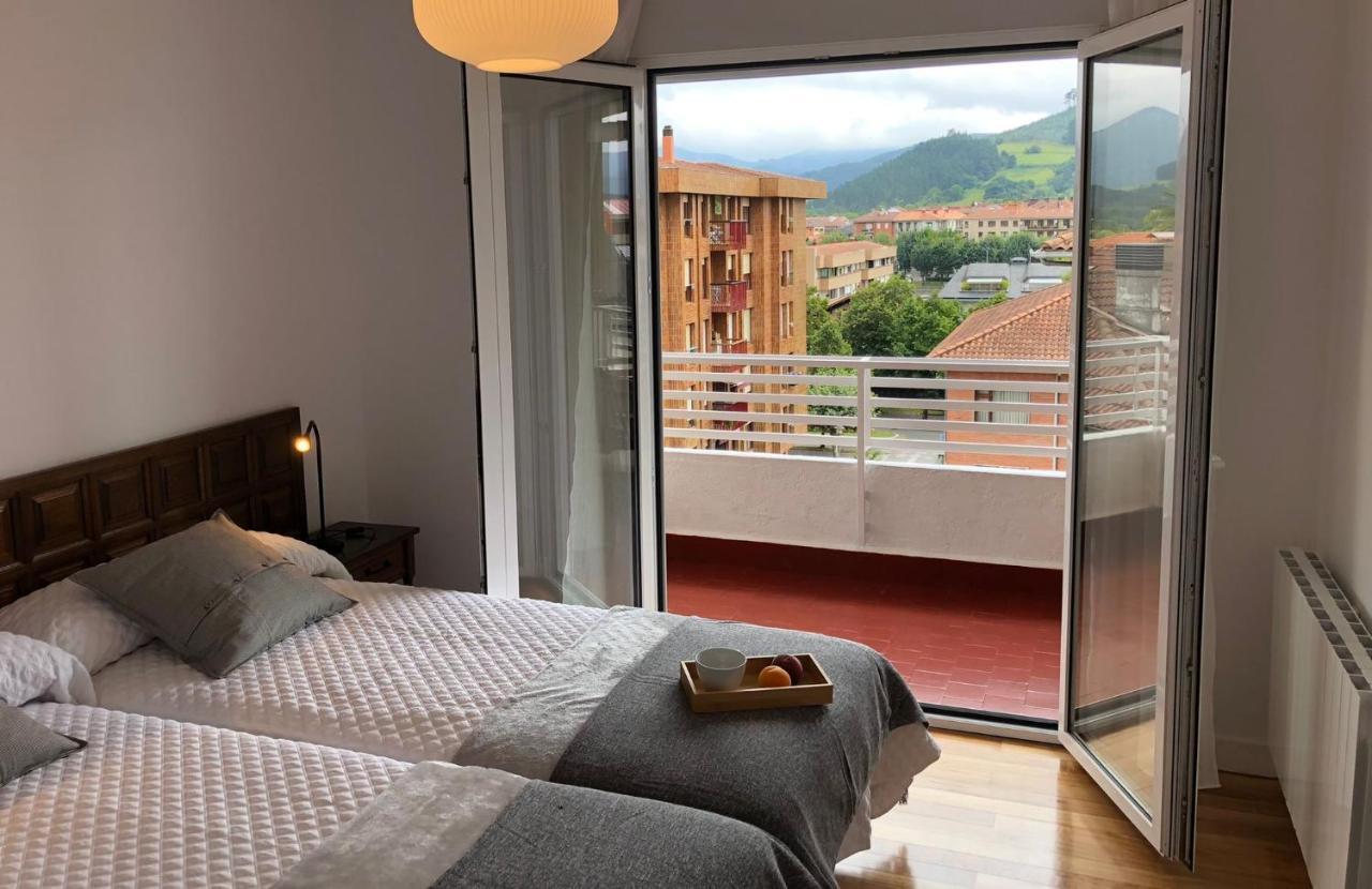 Appartamento Piso céntrico y tranquilo en Gernika Esterno foto